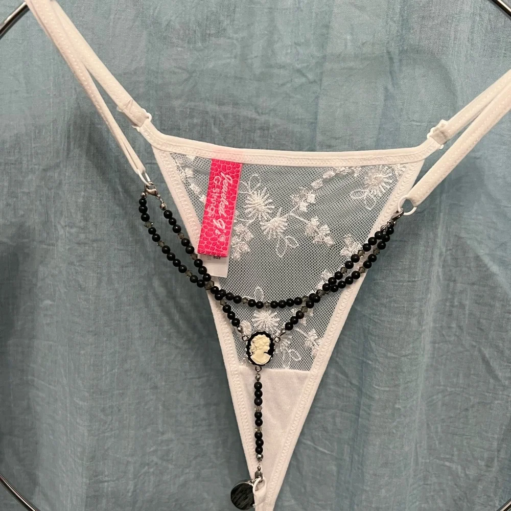 Beaded G String Cameo - Picture 2 of 3